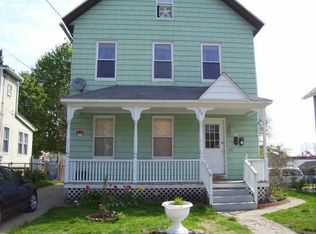 22 Vernon St, Holyoke, MA 01040