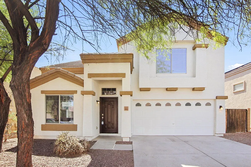 4 bed, 2.5 bath, 2178 sqft, $2,210 — Photo 1