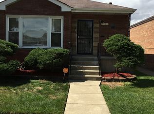 9026 S Ridgeland Ave, Chicago, IL 60617