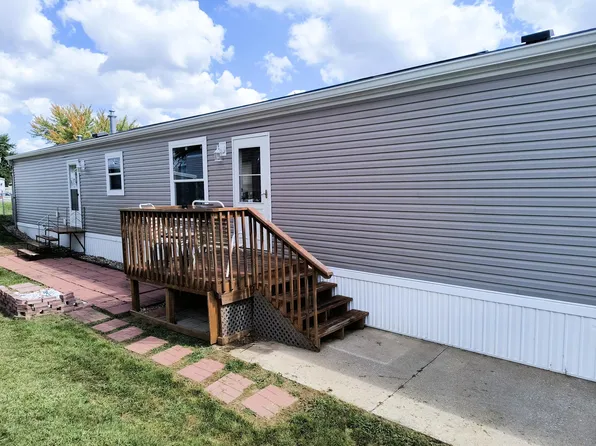3208 W 47th Pl, Davenport, IA 52806