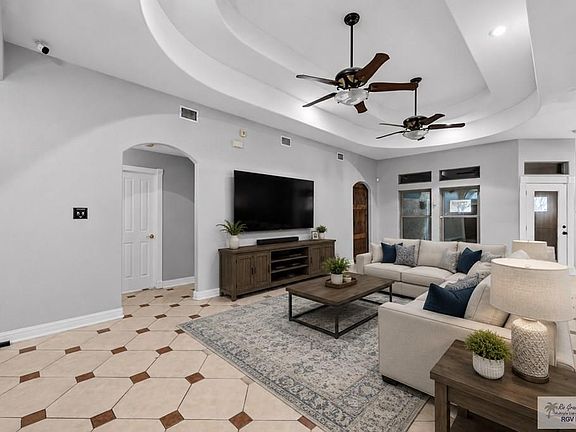 2nd image of 1513 Christian Cir