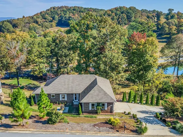 1061 Heritage Dr, Guntersville, AL 35976