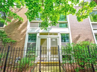 1422 E 55th St, Chicago, IL