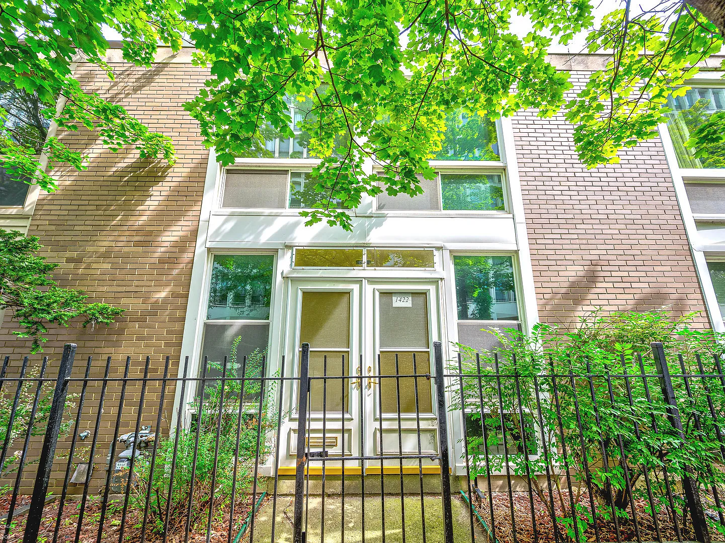 1422 E 55th St photo 1