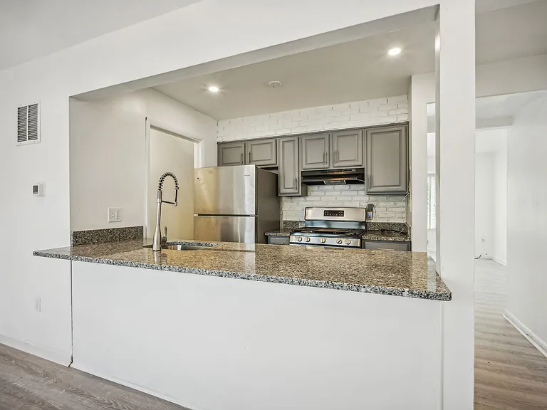 3019 Sunset Ln — Photo 8
