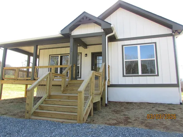 155 Waldorf Pl, Hayesville, NC 28904