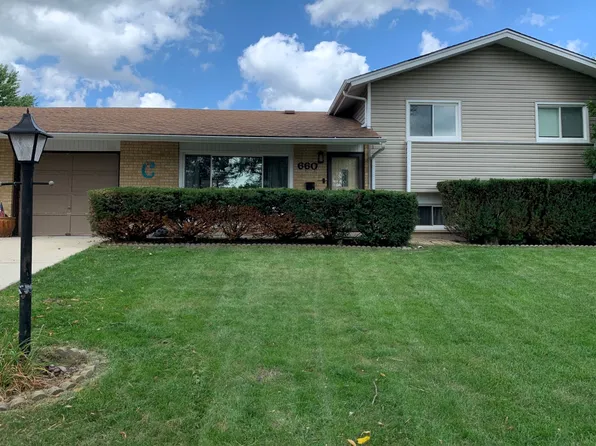 660 Maywood Ln, Hoffman Estates, IL 60169