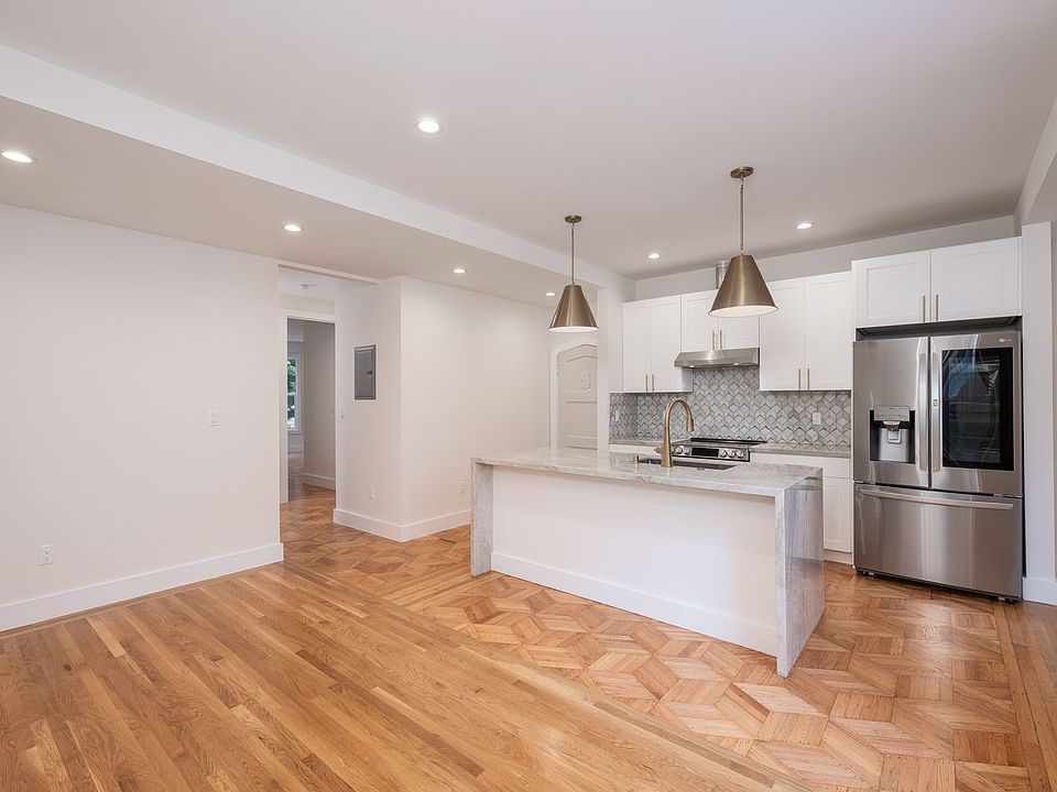 1st image of 3830 Divisadero St APT 102