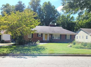 613 Country Club Dr, Burlington, NC 27215