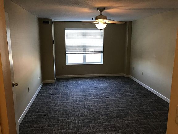 4th image of 11 Church St Unit 405