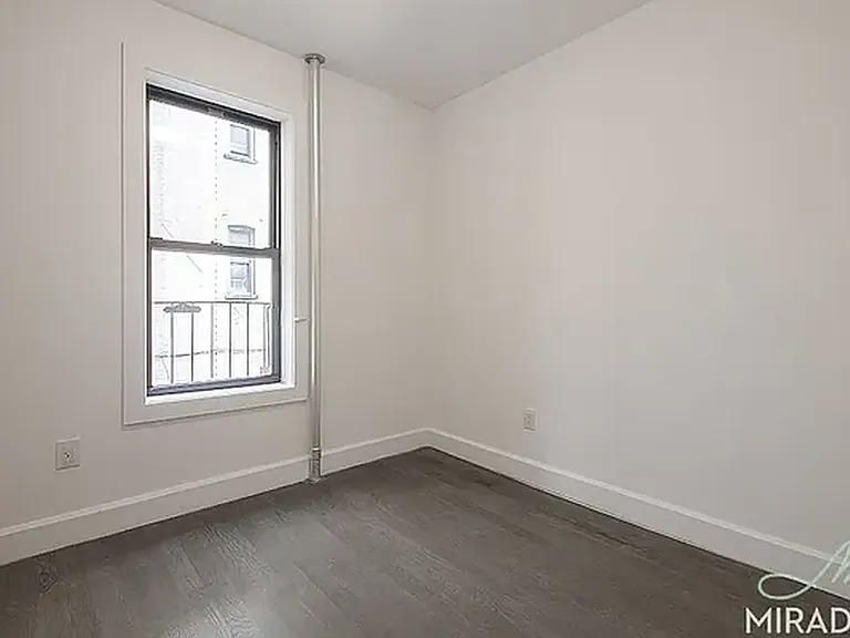 435 Grand Ave #2E — Photo 4