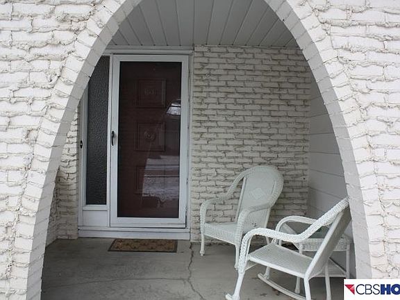 2nd image of 21440 Harney St