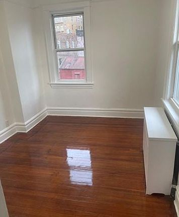 5th image of 1720 Popham Ave