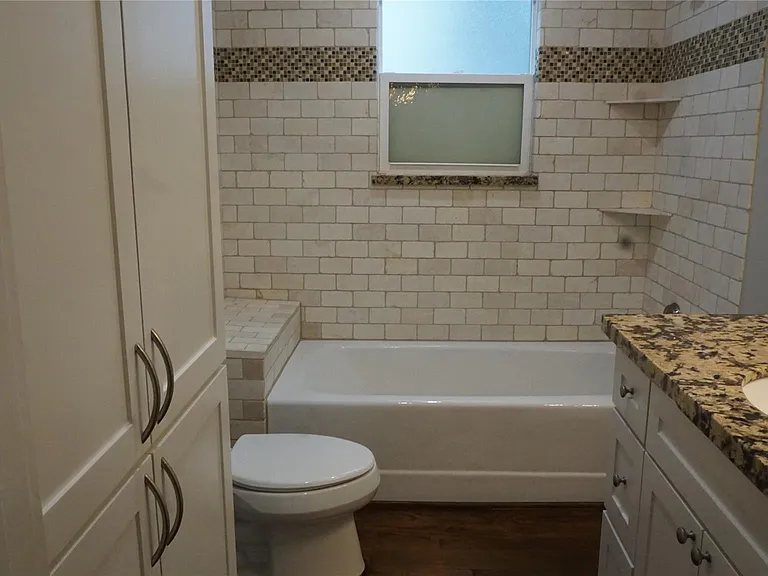 825 Algregg St — Photo 15