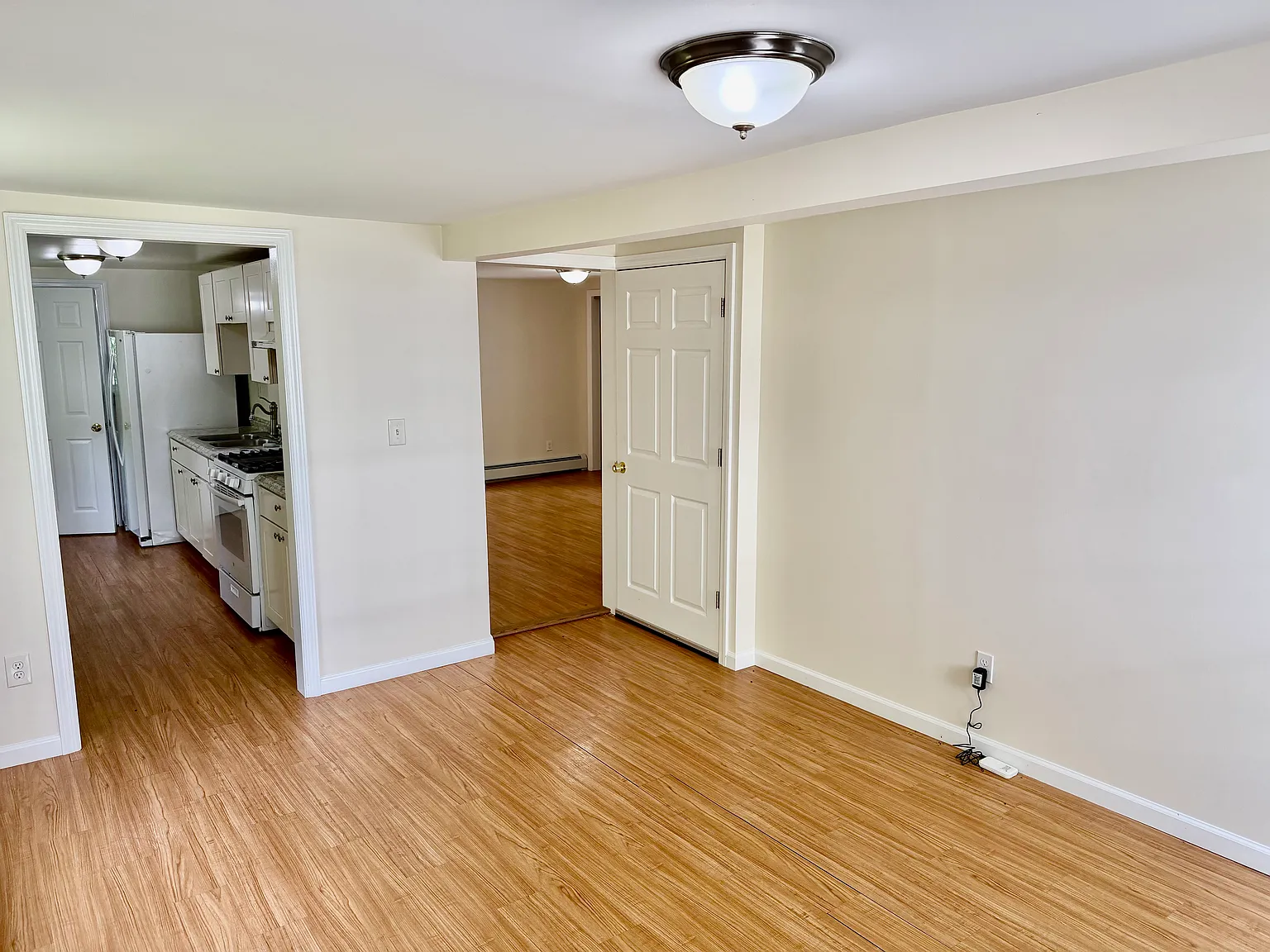 3 bed, $3,200 — Photo 4