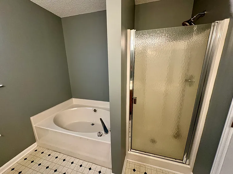 1117 Creek Haven Dr — Photo 38