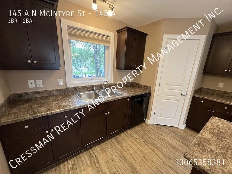 145 McIntyre St N #A — Photo 5