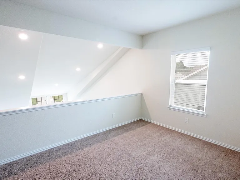 216 N Lynx Trl — Photo 33