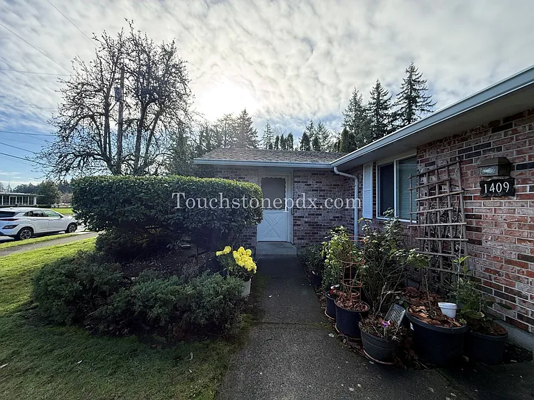 1411 SE 130th Ave — Photo 4