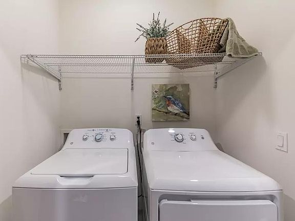 5th image of 1456 E Vista Way
