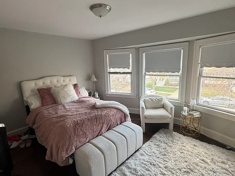 1548 Winton Ave — Photo 6