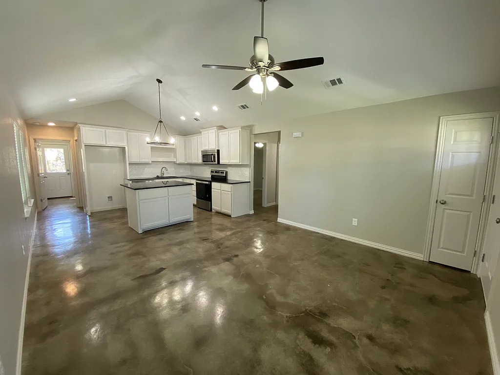 1017 South Scullin Avenue, Denison 75020 - 1 — Photo 2