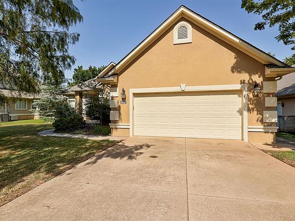 3rd image of 3821 Woodshadow Rd