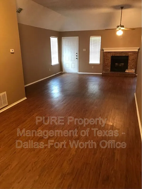 3 bed, 2.0 bath, 1578 sqft, $2,000 — Photo 3