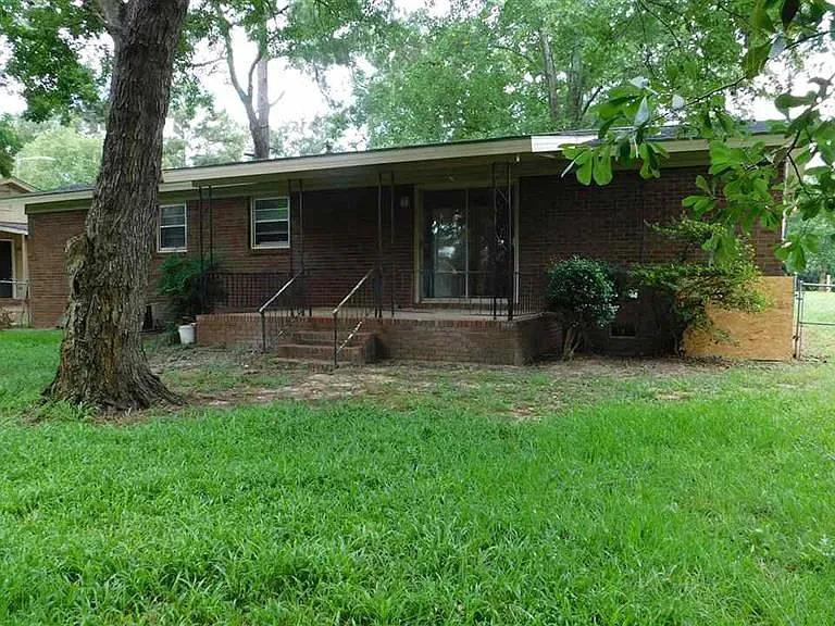 311 E Imperial Cir — Photo 13