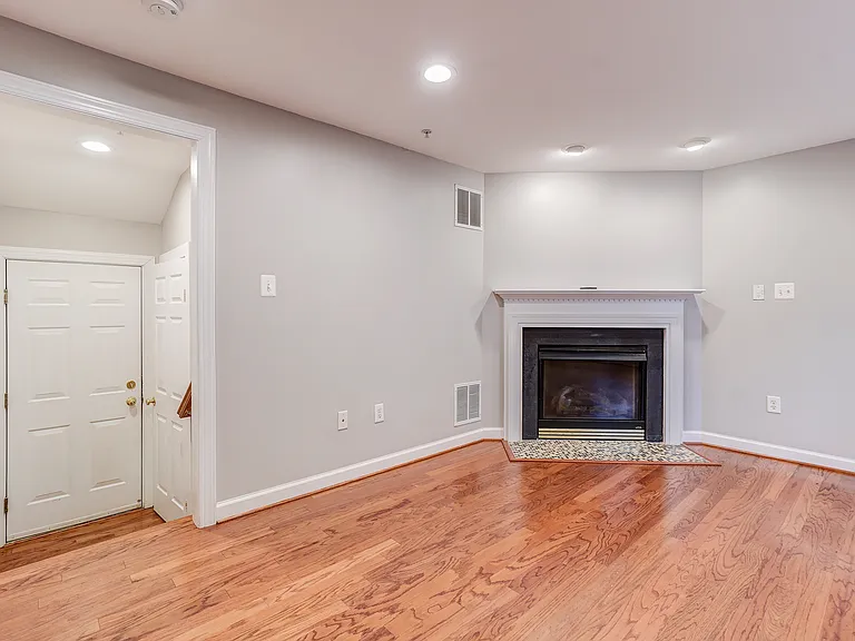 10730 Horde St — Photo 9