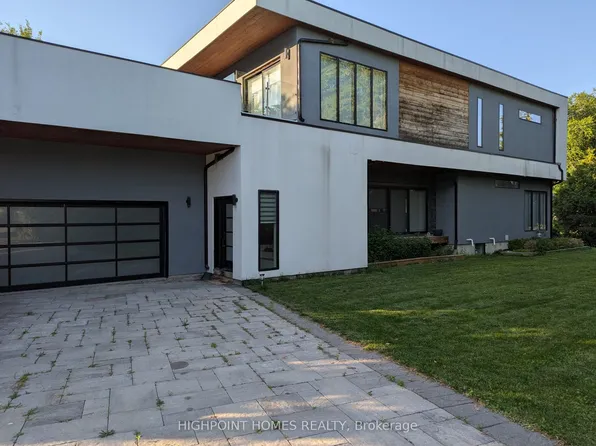 5010 Barber St, Pickering, ON L1Y 1B4