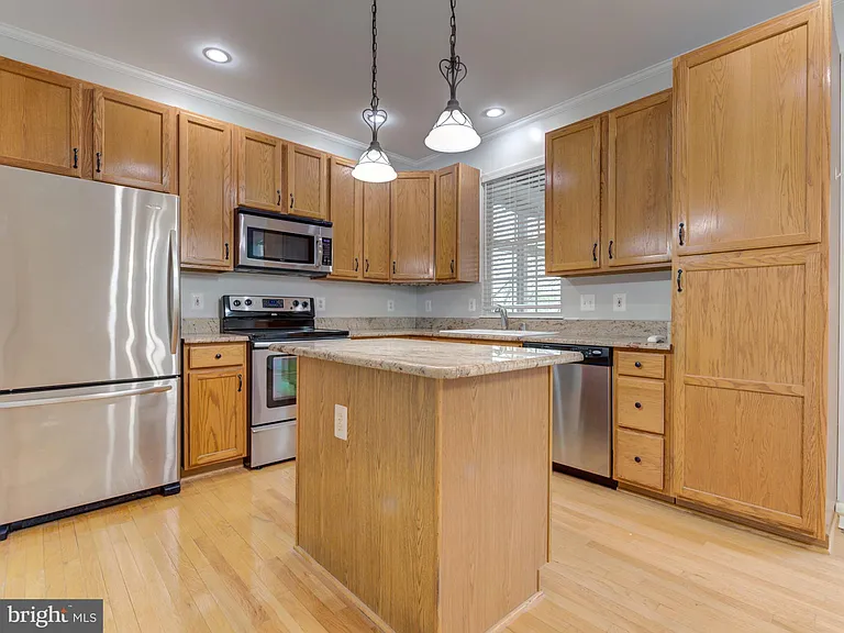 20362 Hartwell St — Photo 10