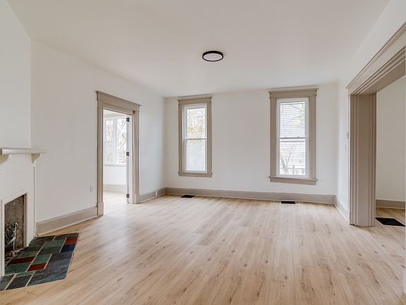 4th image of 3955 Elsmere Ave APT 1