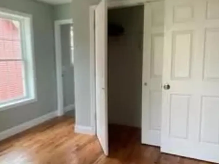 27 Thompson St #2 — Photo 10