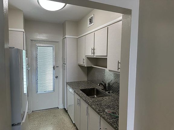 3rd image of 9700 E Bay Harbor Dr APT 409