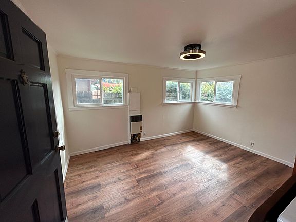 4th image of 1620 29th St