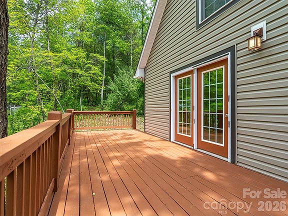 5th image of 19 Stone Cottage Ln
