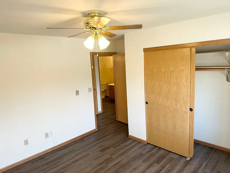 Arbor Heights Apartments — Photo 12