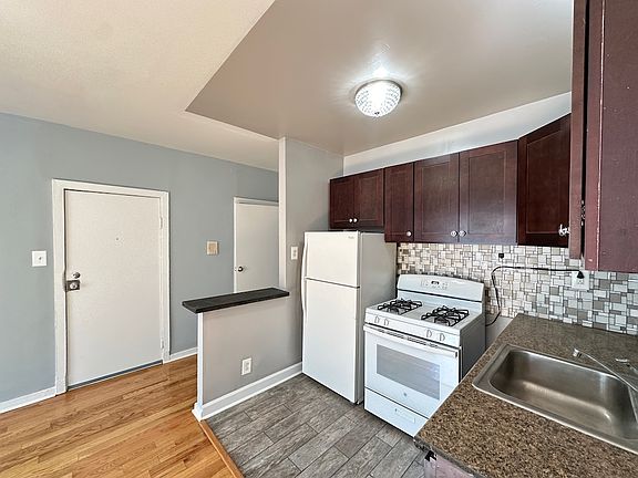 5th image of 5662 N Ridge Ave #E2