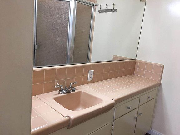 4th image of 527 Cedar Ave APT 2N