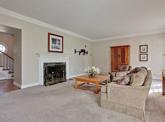 5th image of 405 Laurel Ave