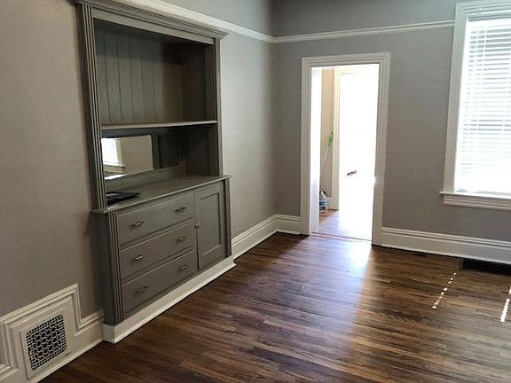 3rd image of 914 N Emerson St #914