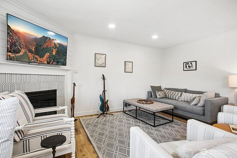 4th image of 9715 NE Juanita Drive #B407