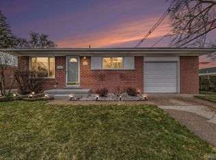 28424 Patricia Ave, Warren, MI 48092