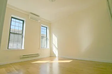 Rented by Green Light Real Estate Group Corp