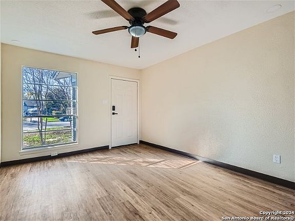 4th image of 5919 Thornwood
