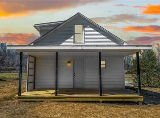 110 Post Office Rd, Dilliner, PA 15327