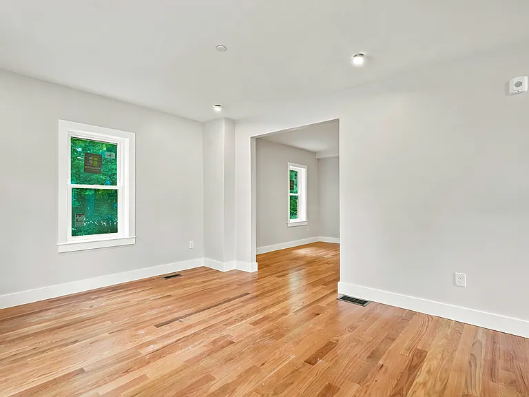 4 Mayhew St #C — Photo 8