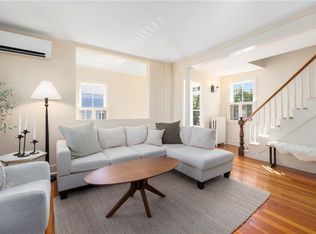 6 2nd St, Newport, RI 02840