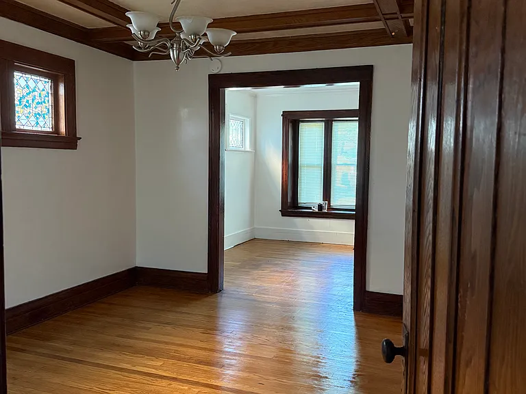 506 Ridgeway Ave — Photo 3